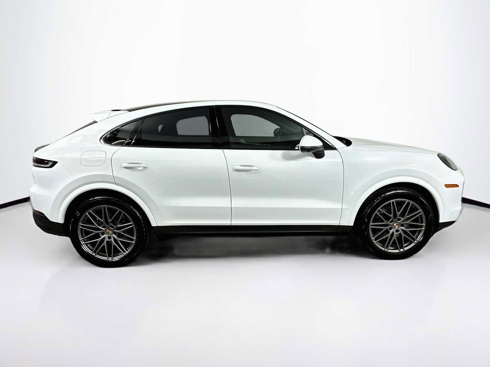 Certified 2026 Porsche Cayenne Coupe AWD/4WD image 8
