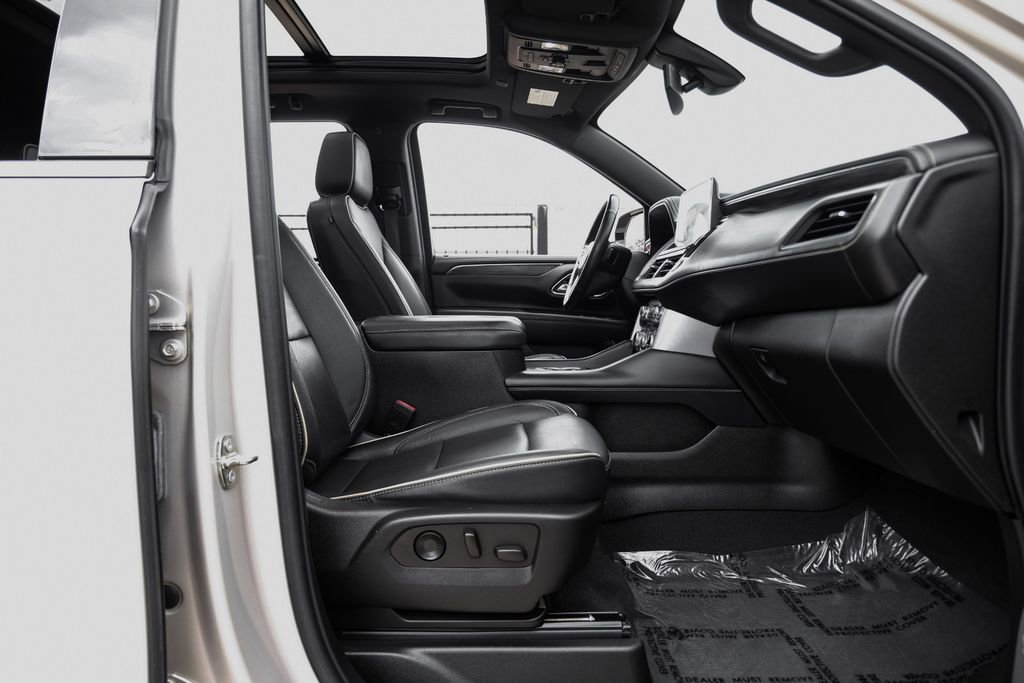 Used 2021 GMC Yukon XL SLT w/ SLT Premium Package image 33
