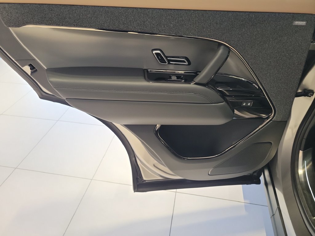 New 2026 Land Rover Range Rover Sport Dynamic SE AWD/4WD image 18