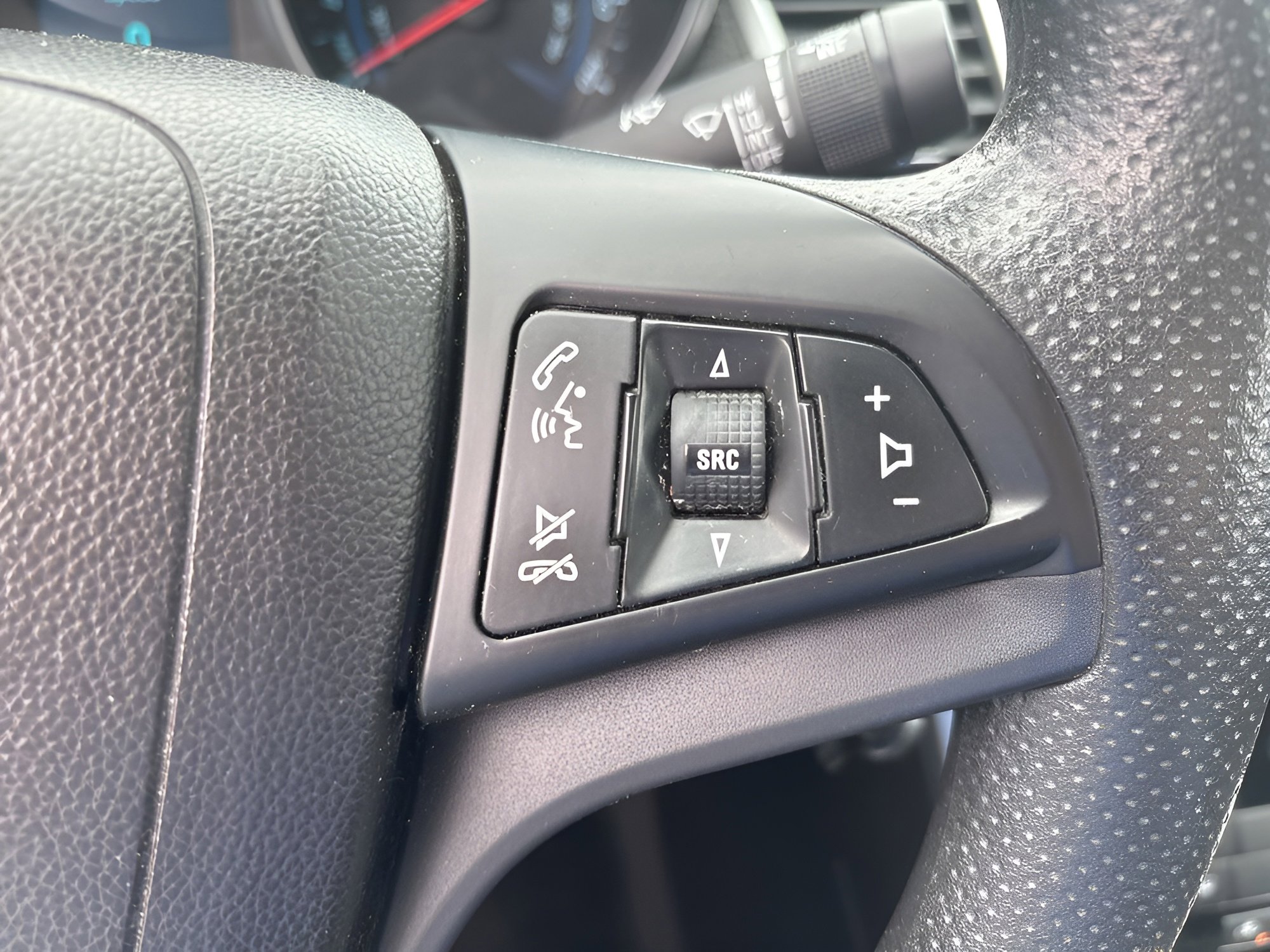 Used 2015 Chevrolet Cruze LT FWD image 19