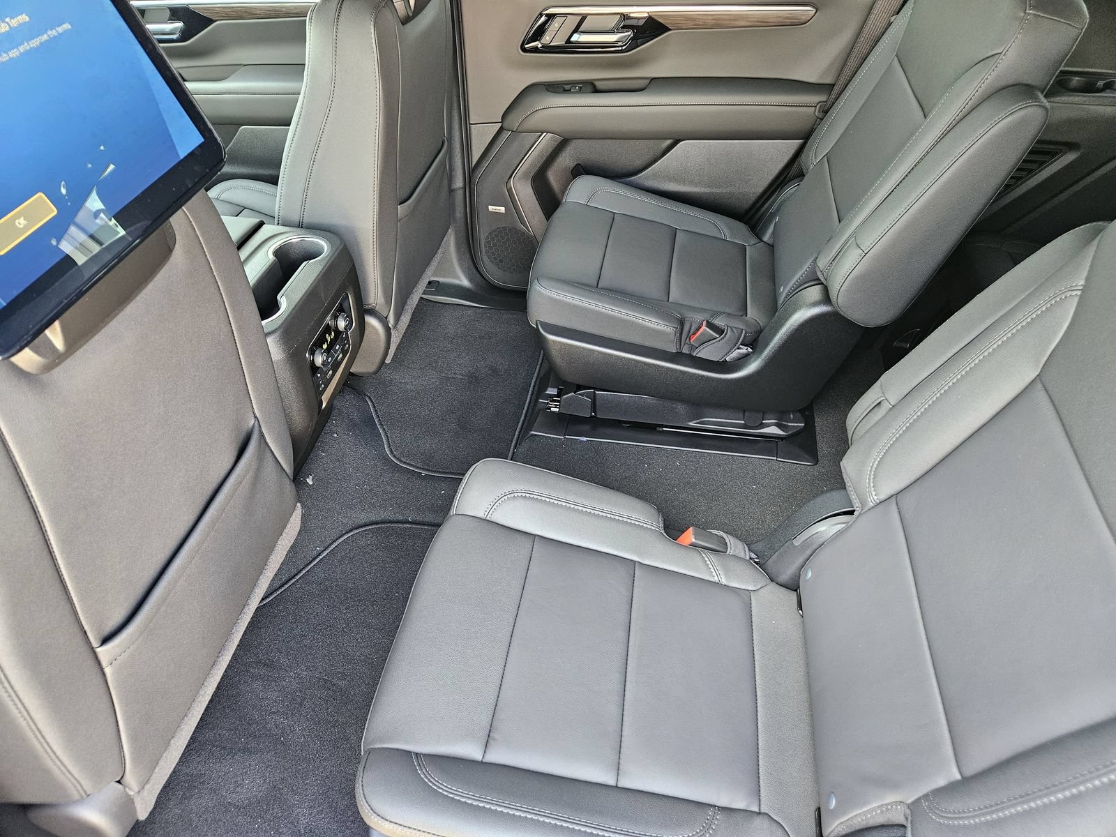 New 2026 Chevrolet Tahoe Z71 w/ Z71 Off-Road Package AWD/4WD image 28