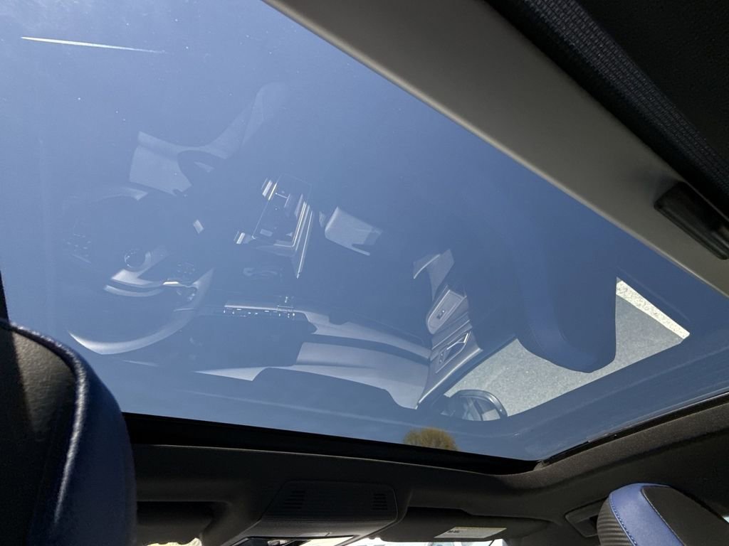 Used 2022 Volkswagen Golf R image 24