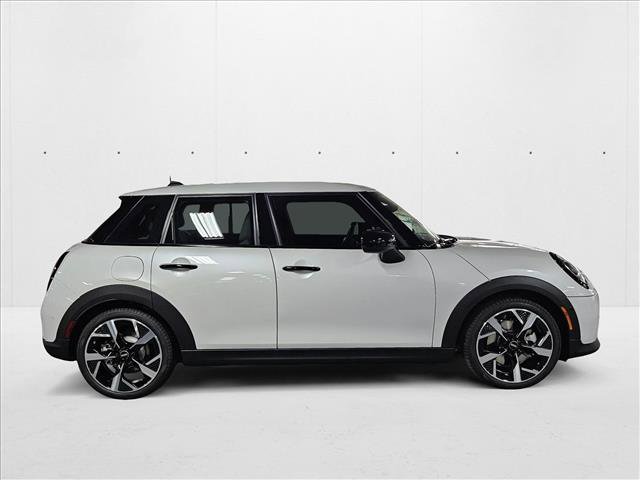Used 2026 MINI Cooper 4-Door Hardtop FWD image 4