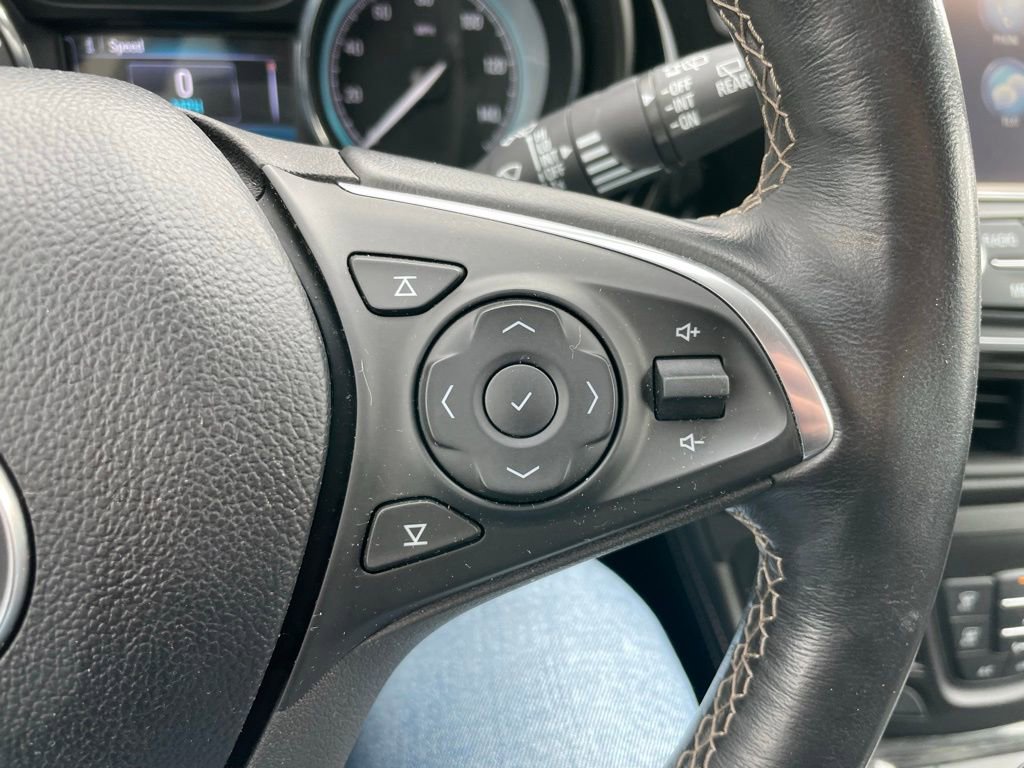 Used 2017 Buick Envision Essence image 19