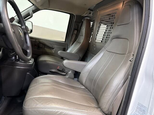 Used 2022 Chevrolet Express 2500 w/ Driver Convenience Package RWD image 15