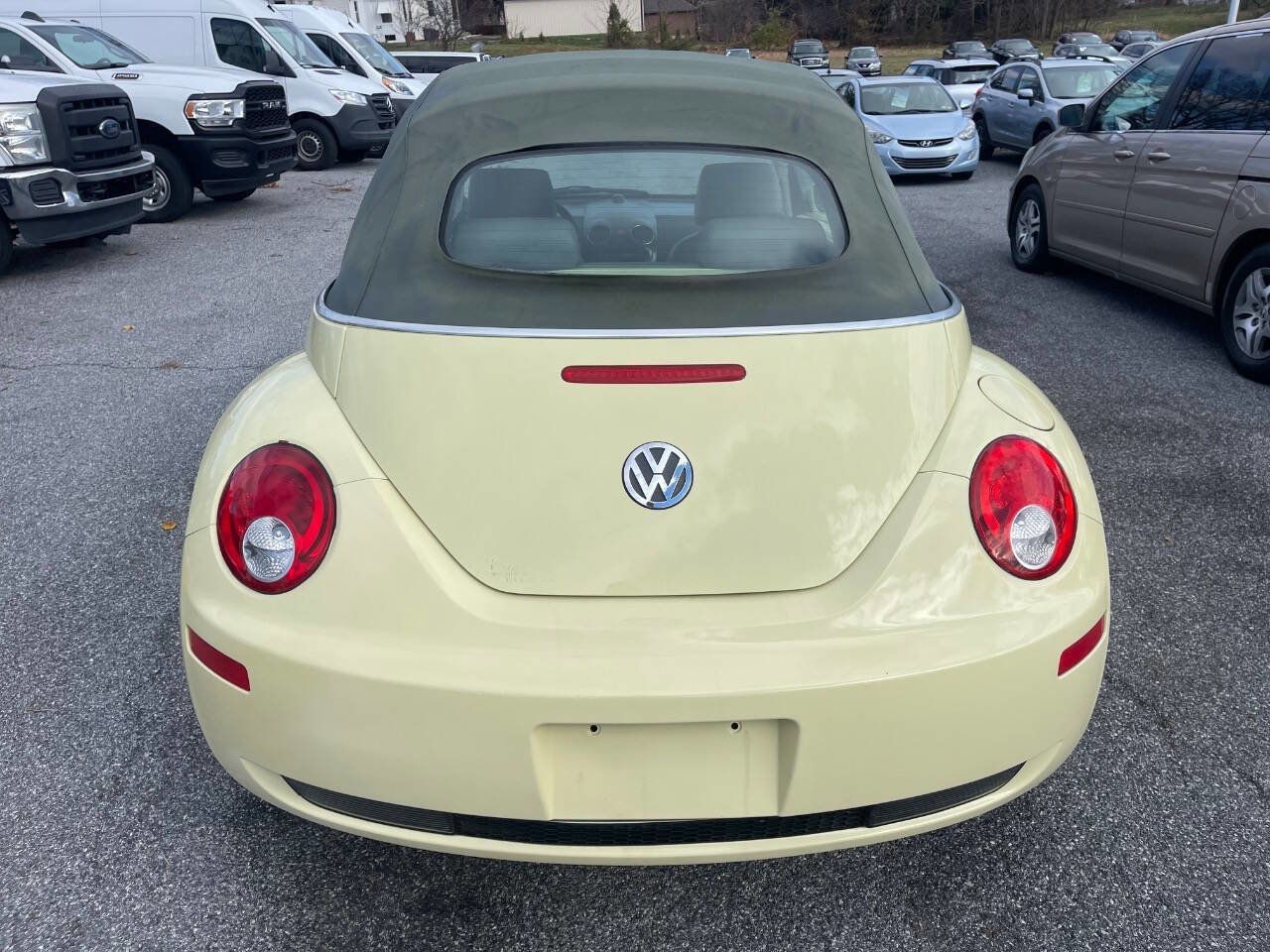Used 2006 Volkswagen Beetle 2.5 PZEV 2dr Convertible (2.5L image 5