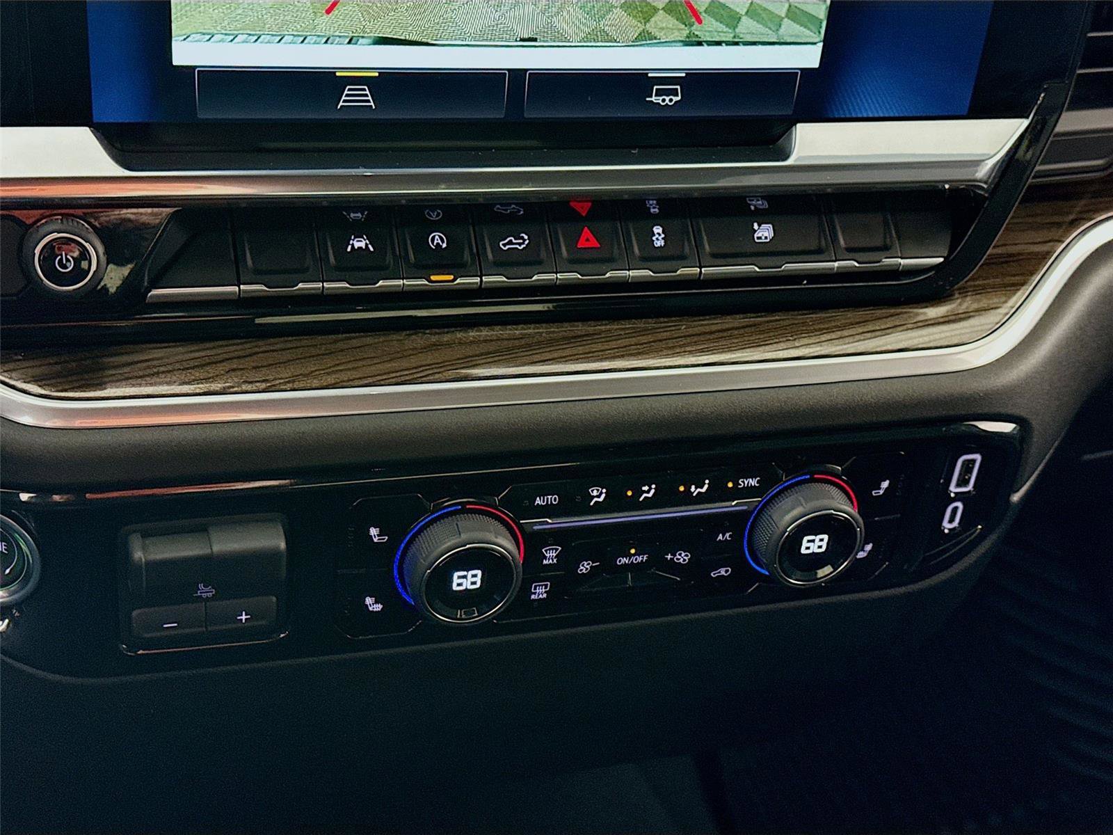 Used 2025 Chevrolet Silverado 1500 LT image 10