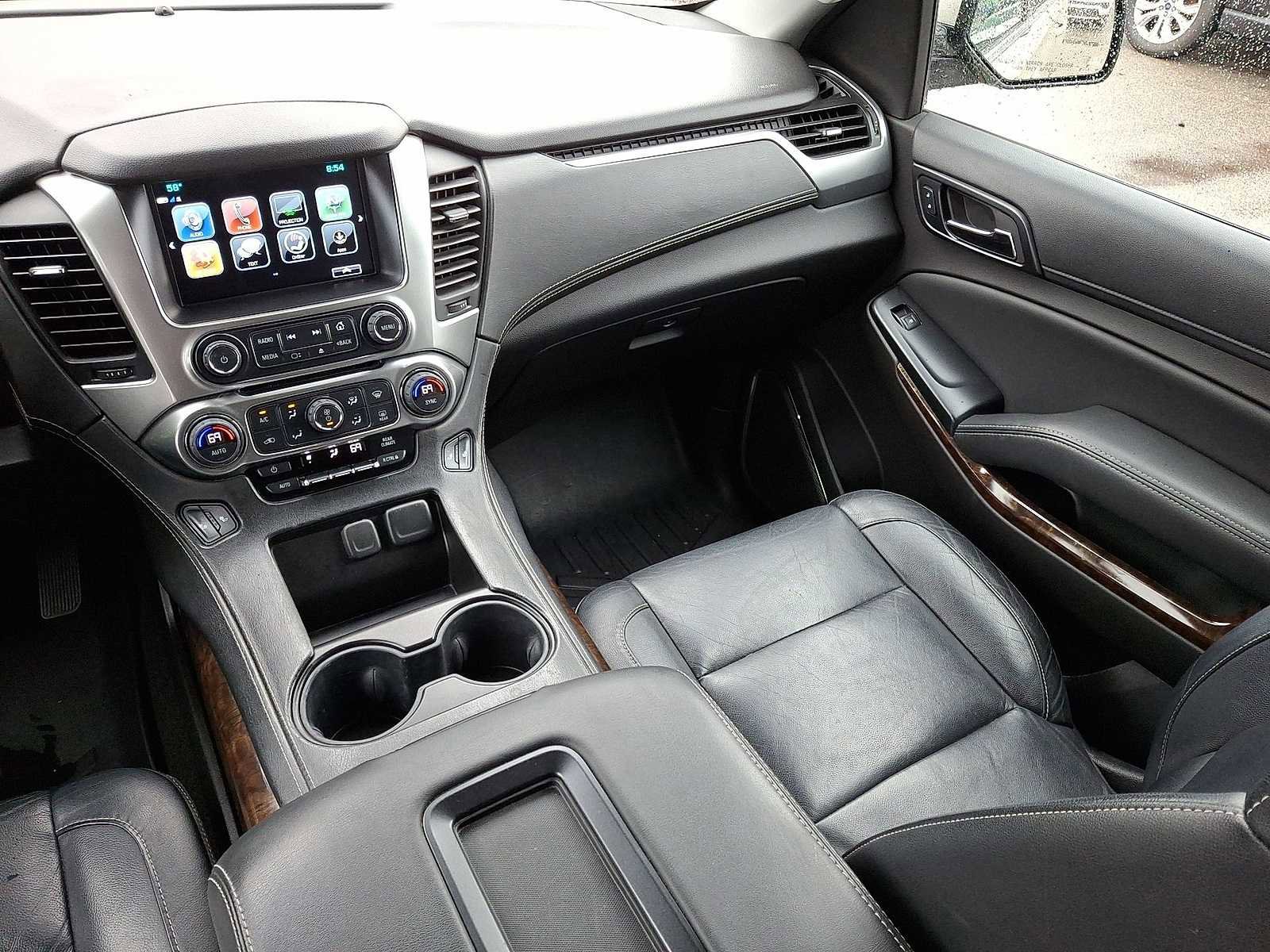 Used 2017 Chevrolet Suburban LT image 12