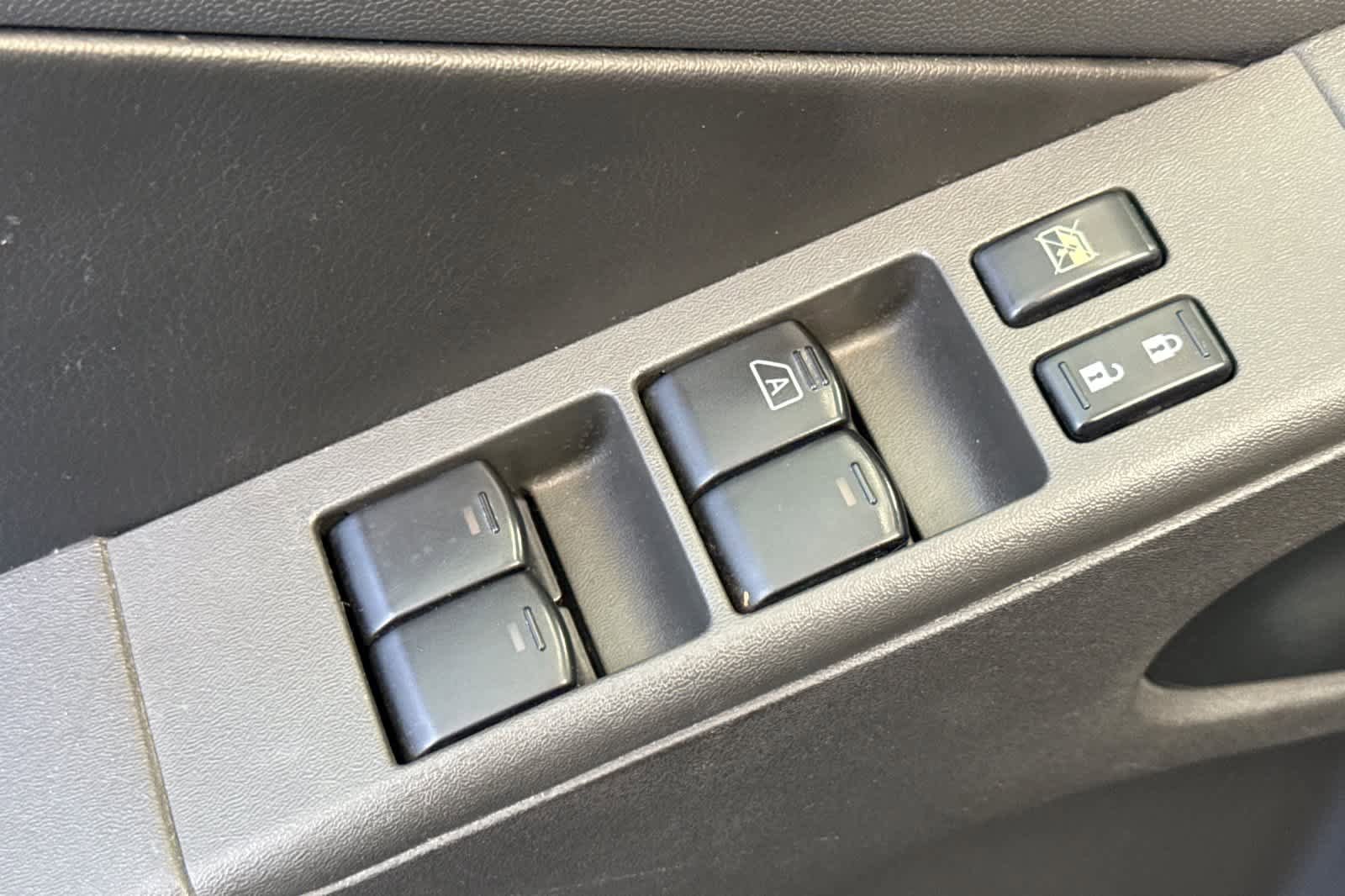 Used 2017 Nissan Frontier PRO-4X w/ Pro-4x Luxury Package image 11