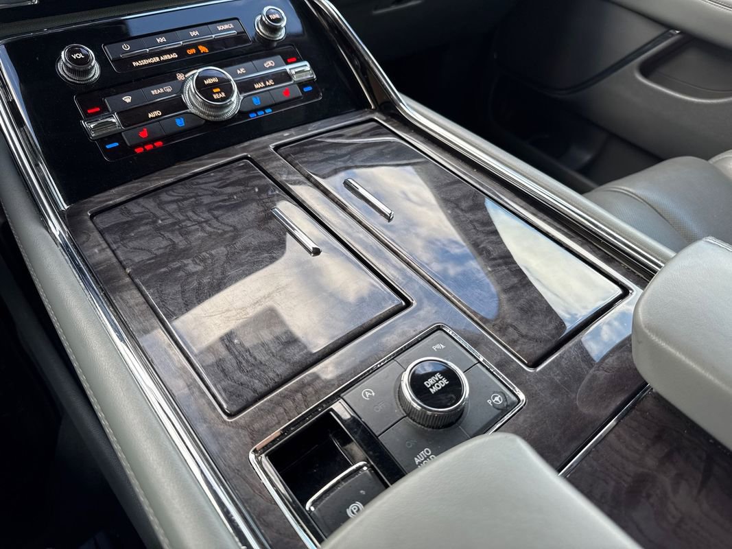 Used 2019 Lincoln Navigator L Reserve w/ Cargo Package AWD/4WD image 39