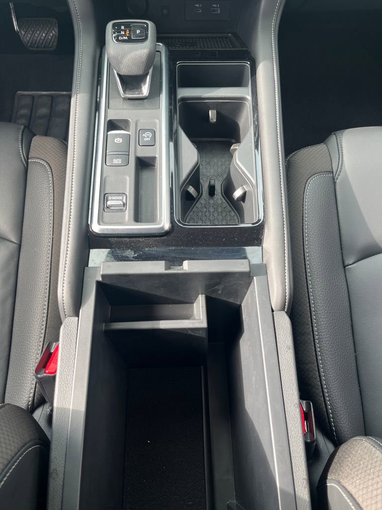Used 2025 Nissan Pathfinder SL image 22
