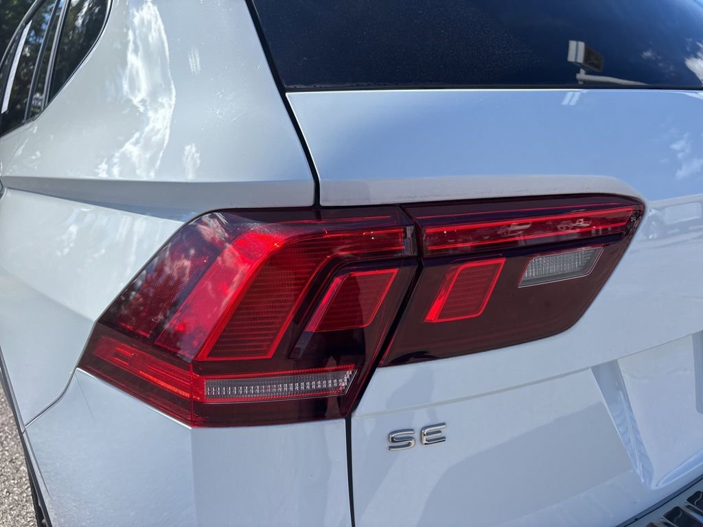 Used 2022 Volkswagen Tiguan SE w/ Panoramic Sunroof Package image 13