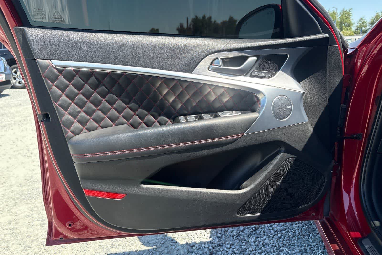 Used 2019 Genesis G70 3.3T Dynamic RWD image 15