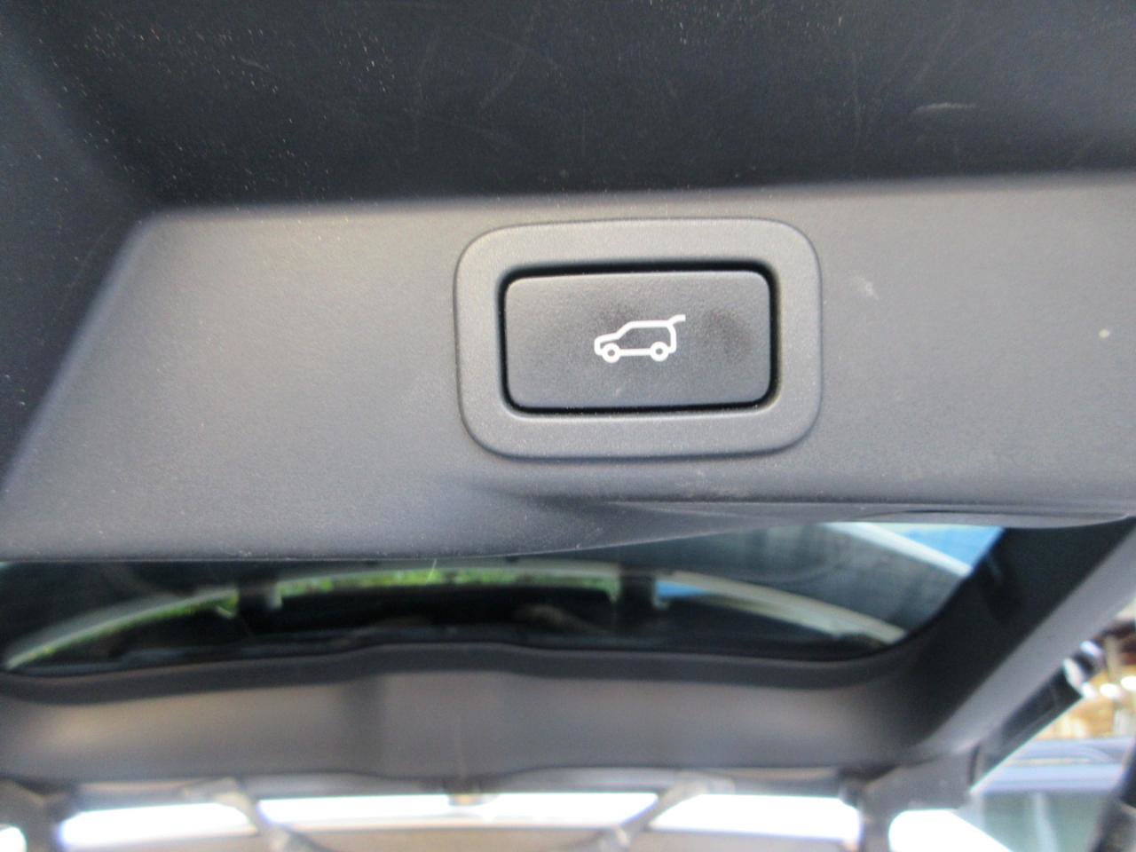 Used 2020 Land Rover Range Rover Sport SE AWD/4WD image 37