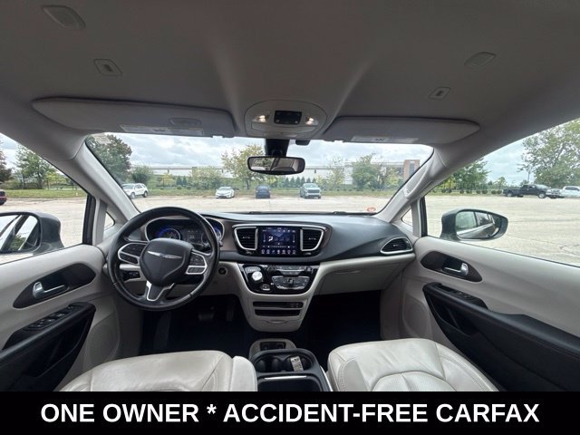 Used 2018 Chrysler Pacifica Touring-L w/ Premium Audio Group FWD image 27