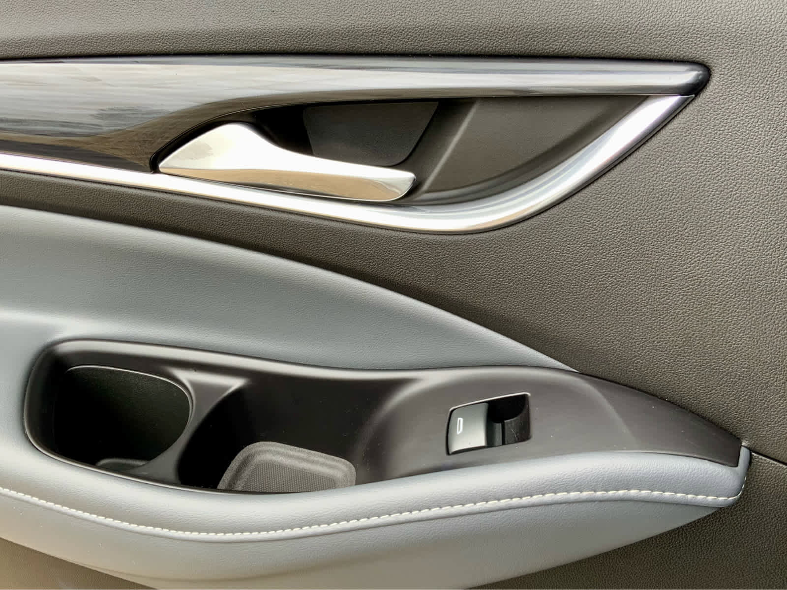 Used 2019 Buick Enclave Essence w/ Trailering Package, 5000 lbs. AWD/4WD image 53