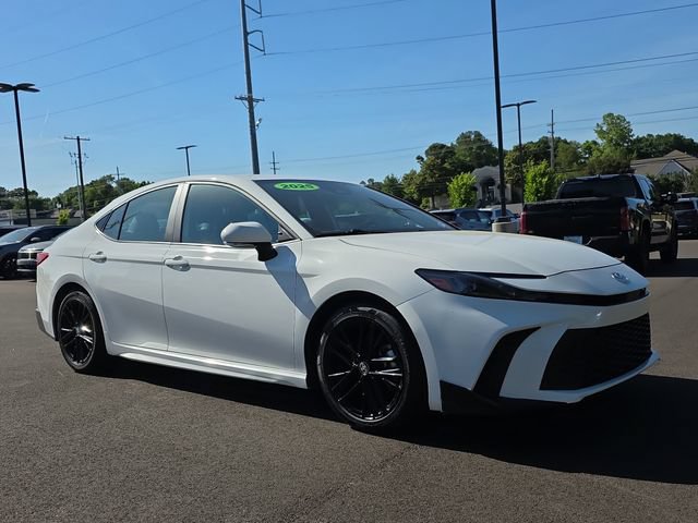 Used 2025 Toyota Camry SE FWD image 7