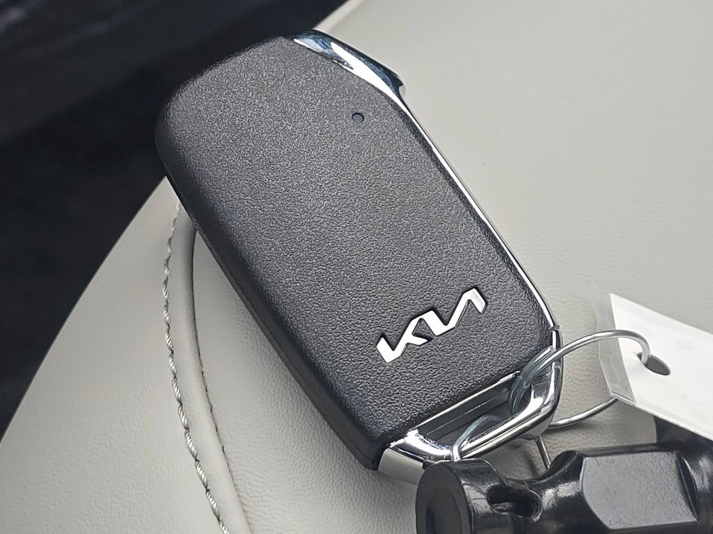 New 2025 Kia Niro EX image 31