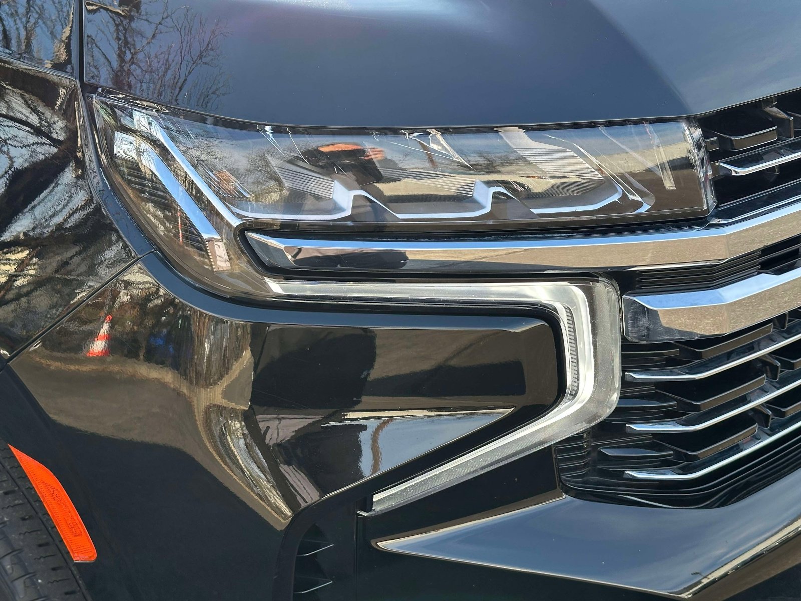 Used 2024 Chevrolet Suburban LT image 8