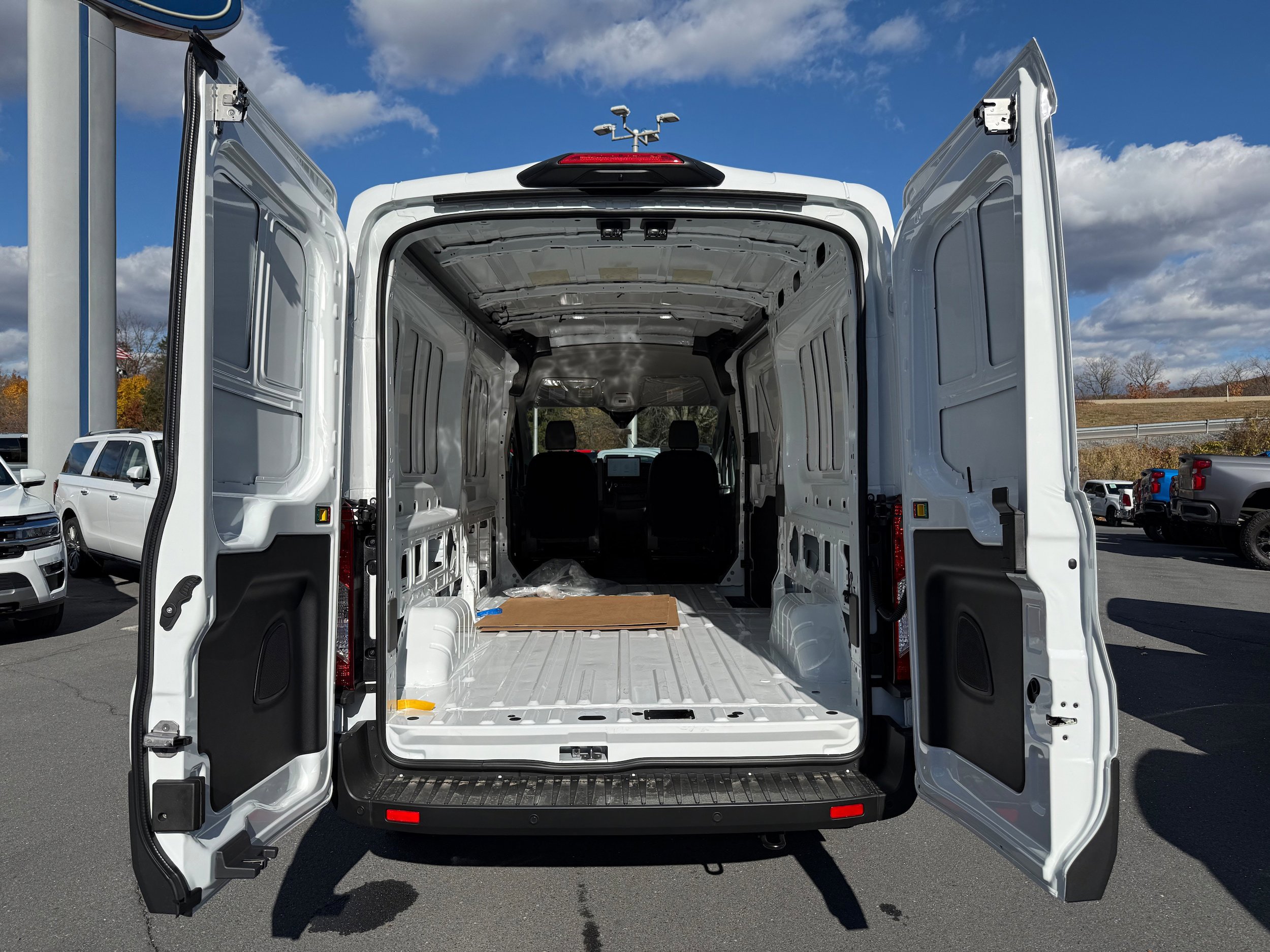 New 2026 Ford Transit 250 148 Medium Roof Extended AWD image 7