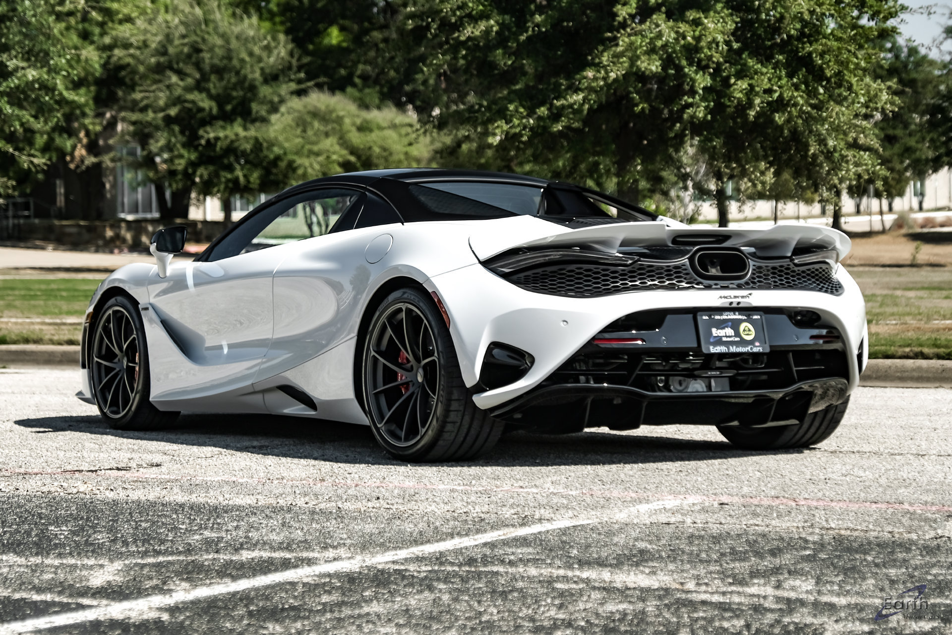 Used 2025 McLaren 750S Spider RWD image 16