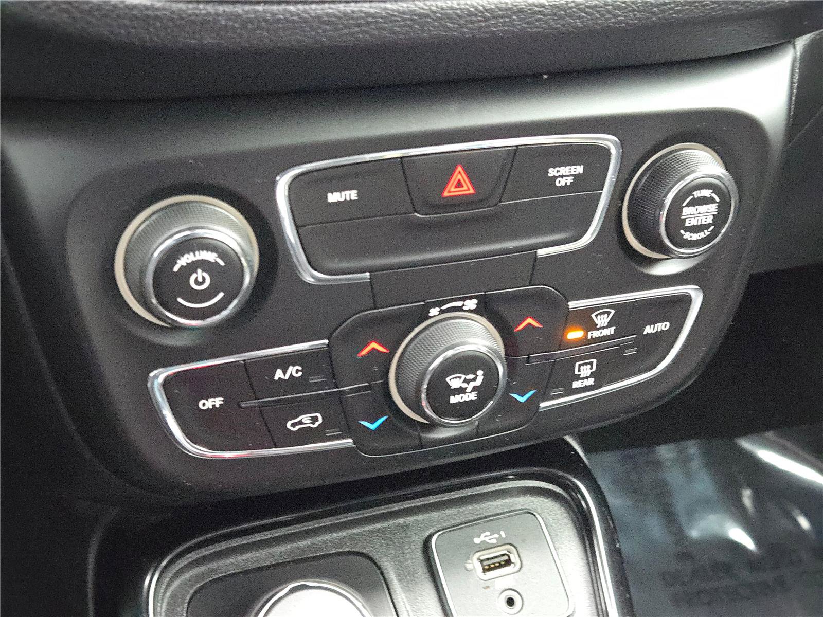 Used 2020 Jeep Compass Limited image 30