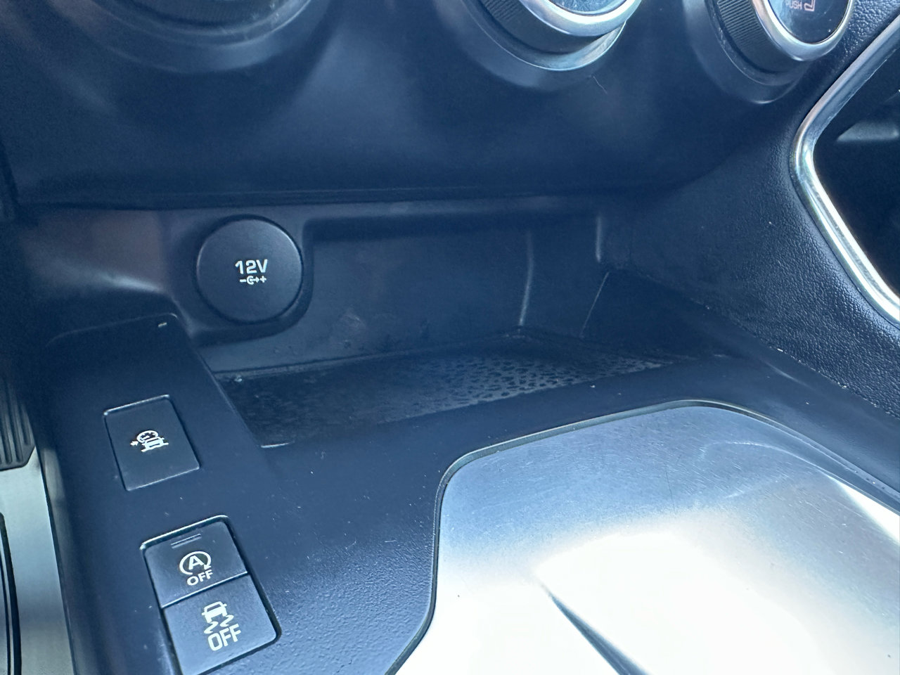 Used 2018 Jaguar E-PACE S image 52