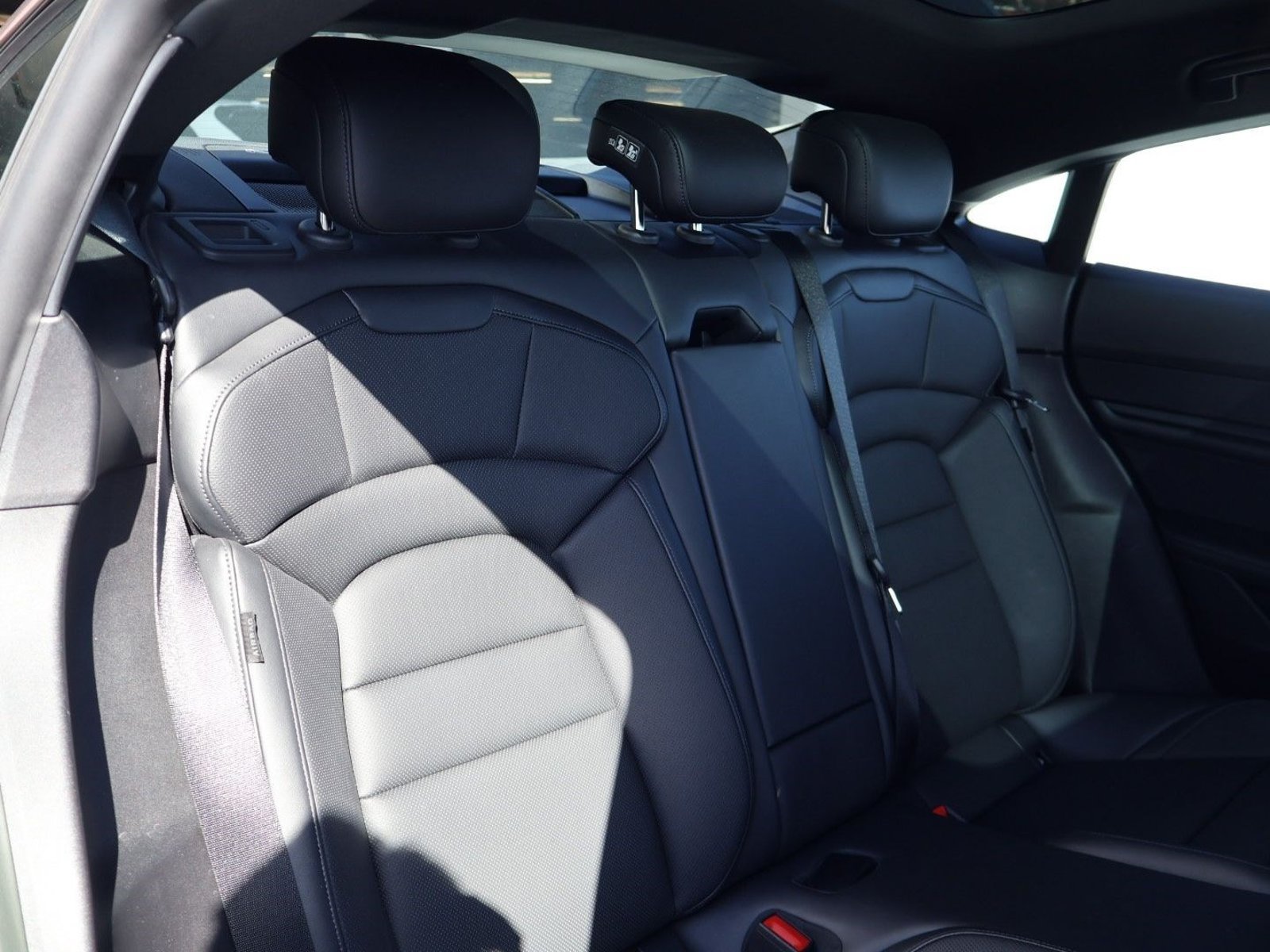 Certified 2023 Porsche Taycan w/ Premium Package RWD image 23
