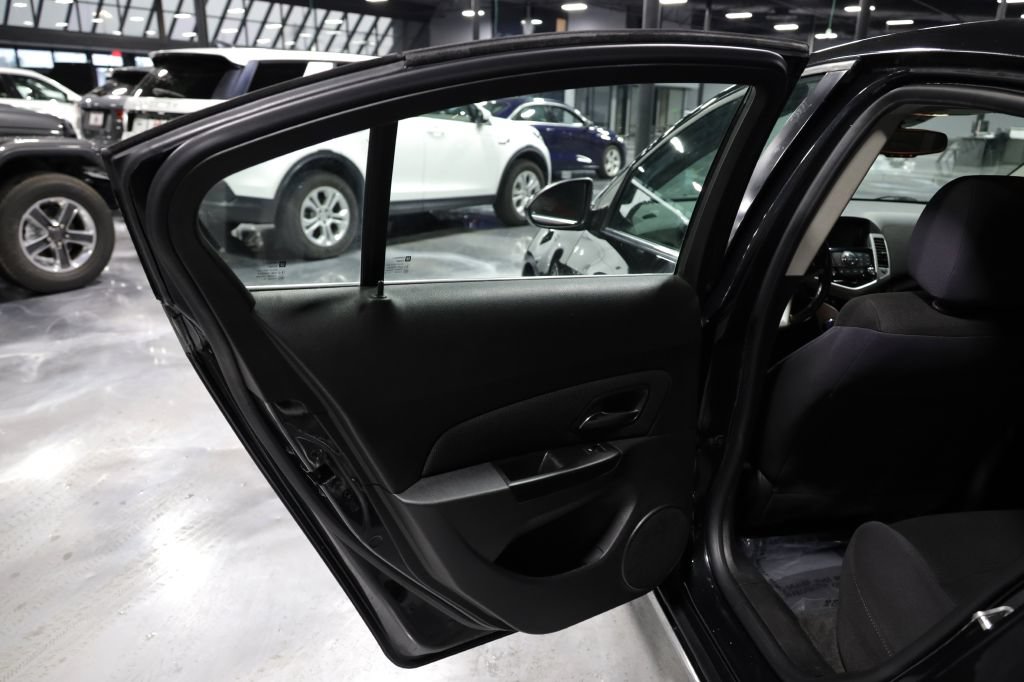 Used 2014 Chevrolet Cruze LT w/ Technology Package FWD image 17