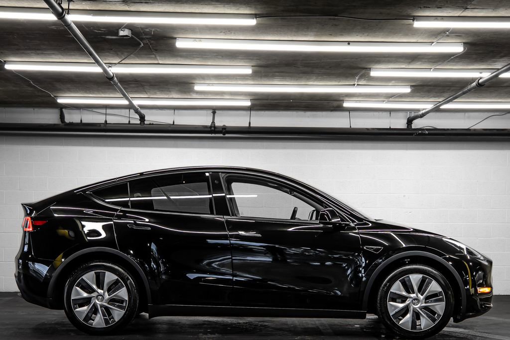 Used 2023 Tesla Model Y Long Range image 6