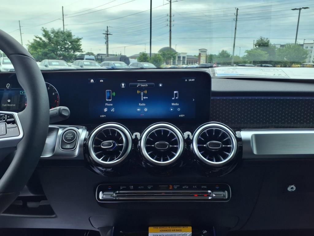 New 2025 Mercedes-Benz GLB 250 4MATIC image 18