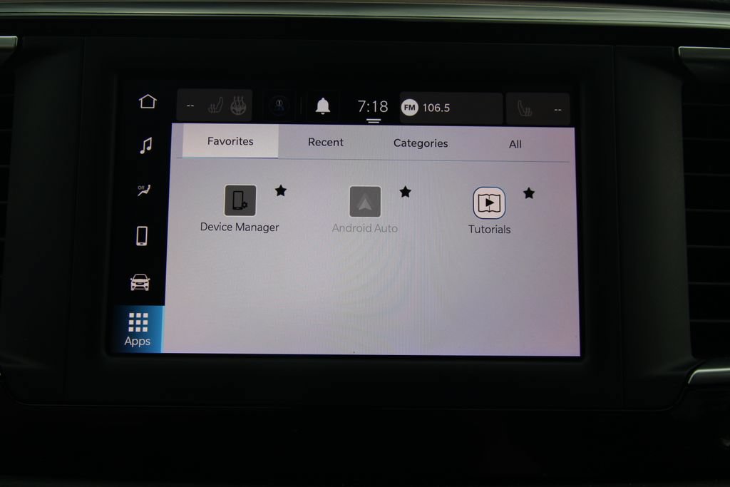 Used 2022 Chrysler Voyager LX FWD image 33