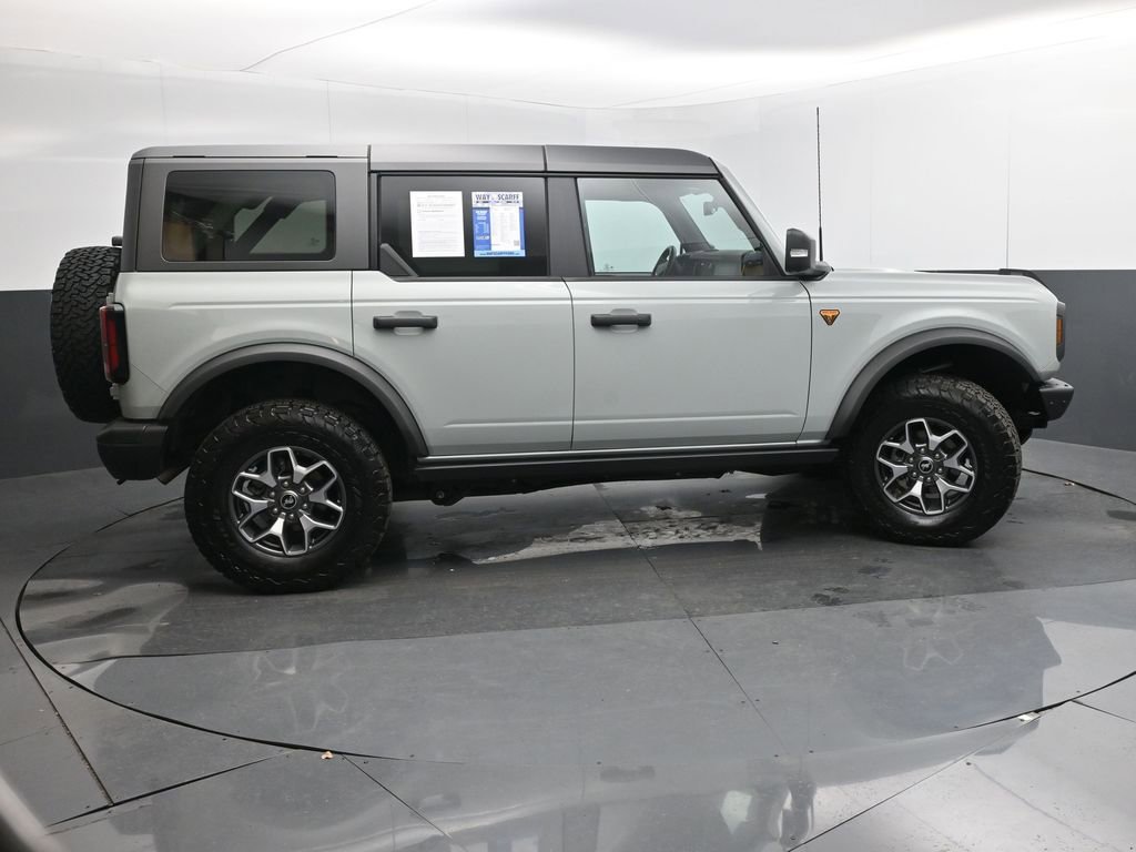 Used 2024 Ford Bronco Badlands image 6