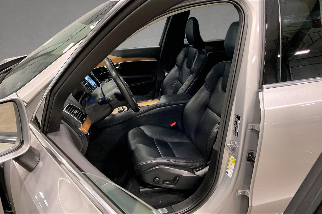 Certified 2023 Volvo XC90 B6 Plus w/ Protection Package Premier AWD/4WD image 22