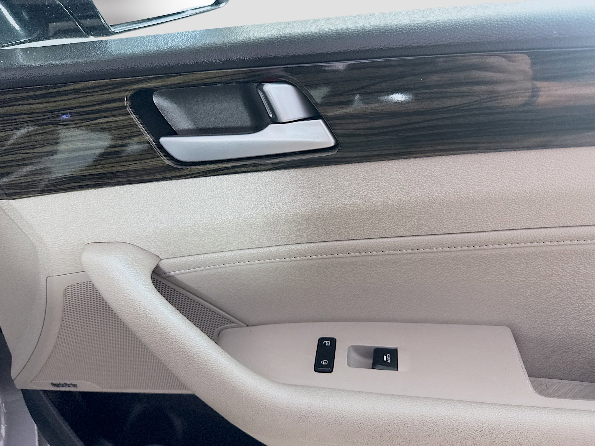 Used 2017 Hyundai Sonata Limited w/ Ultimate Package 02 image 31