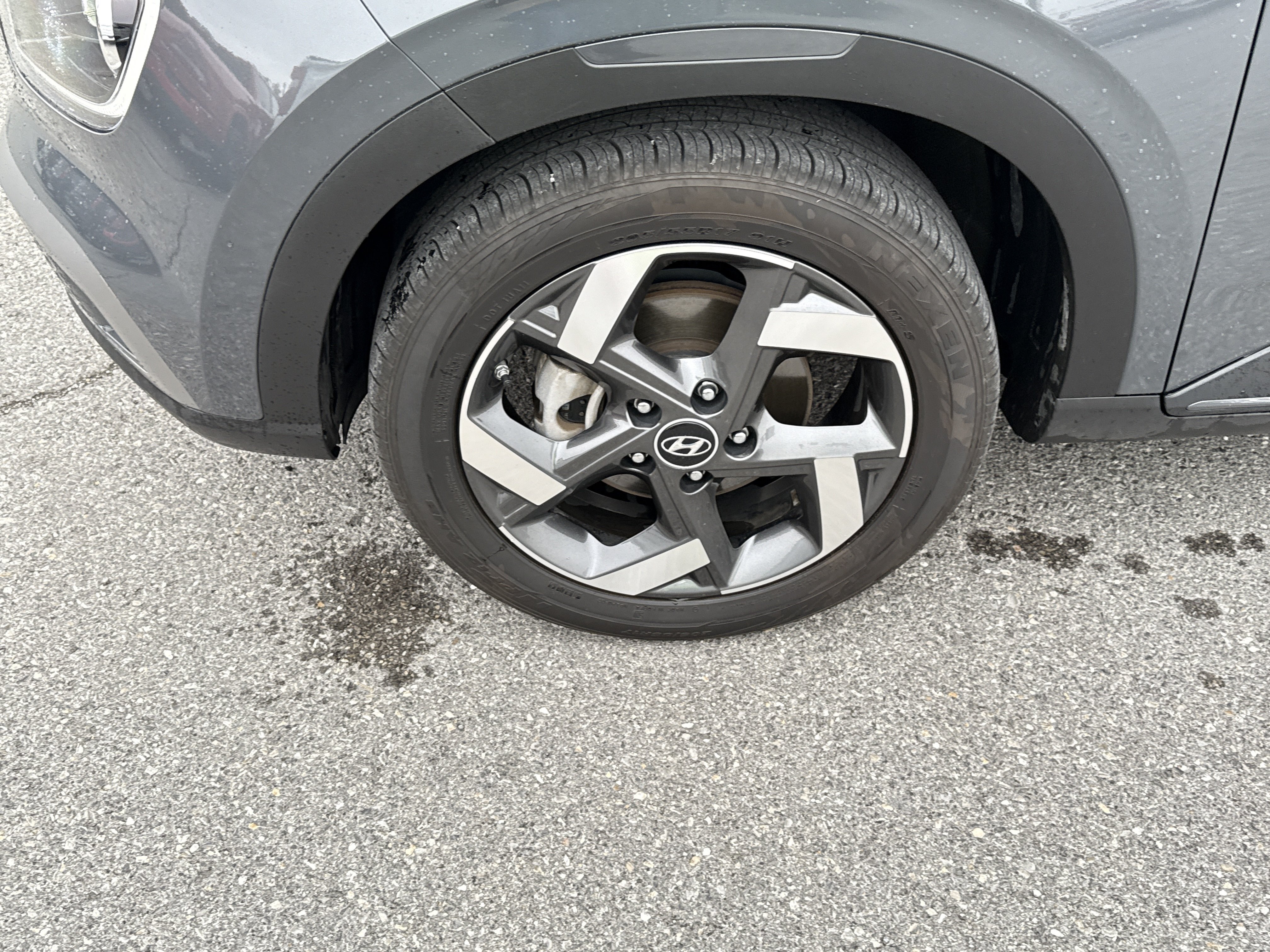 Used 2025 Hyundai Venue Limited FWD image 11