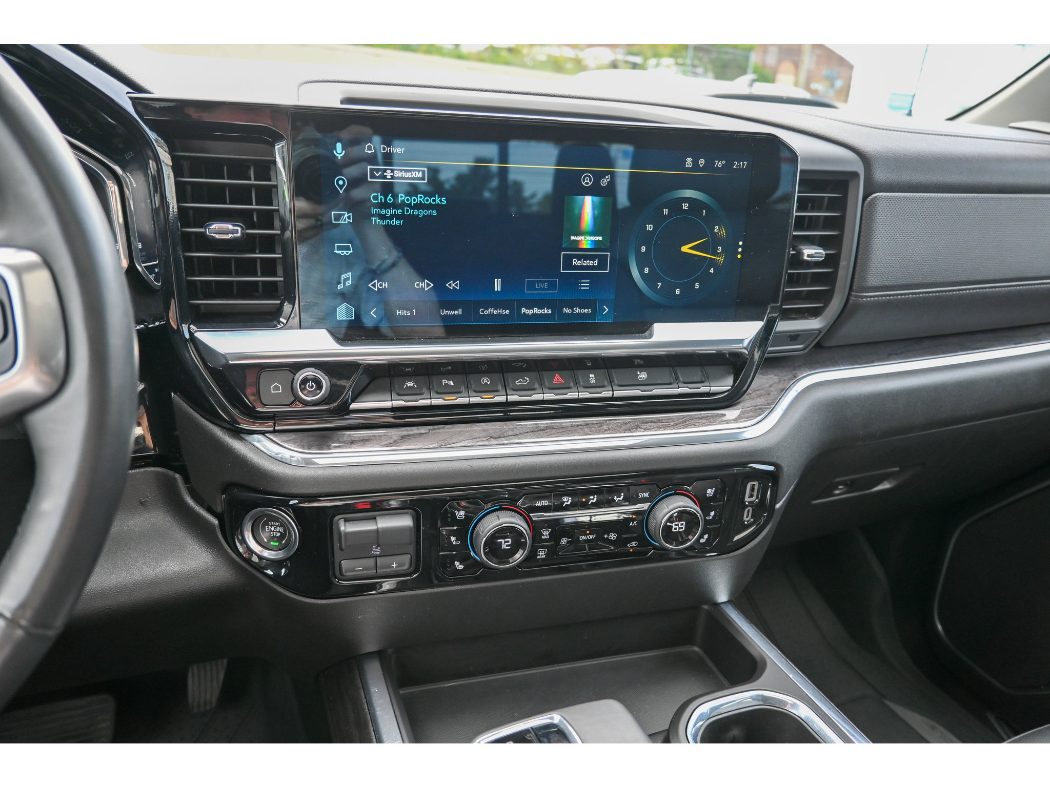 Used 2024 Chevrolet Silverado 1500 LTZ w/ LTZ Premium Package AWD/4WD image 17