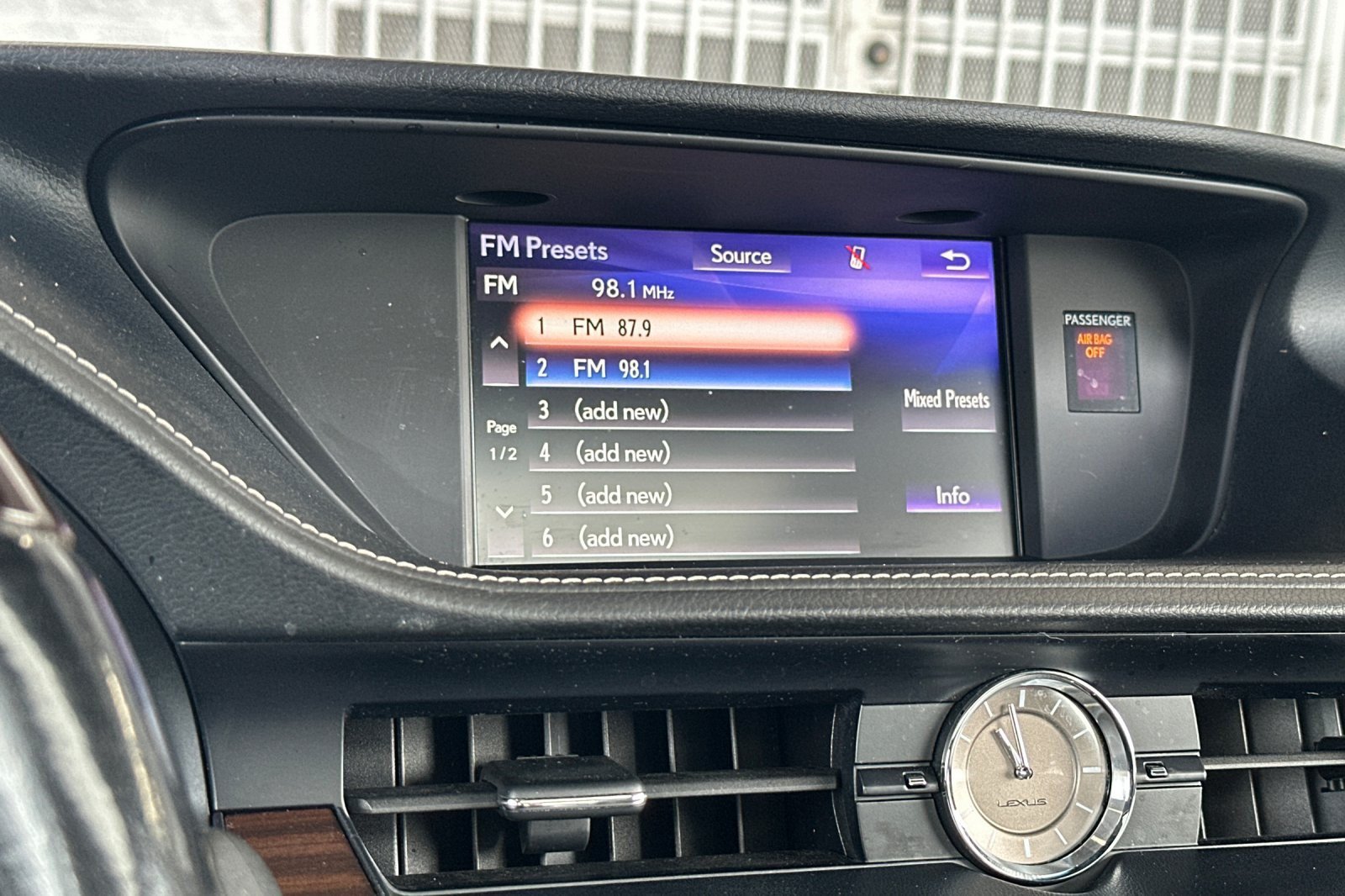 Used 2017 Lexus ES 300h w/ Navigation System Package FWD image 16