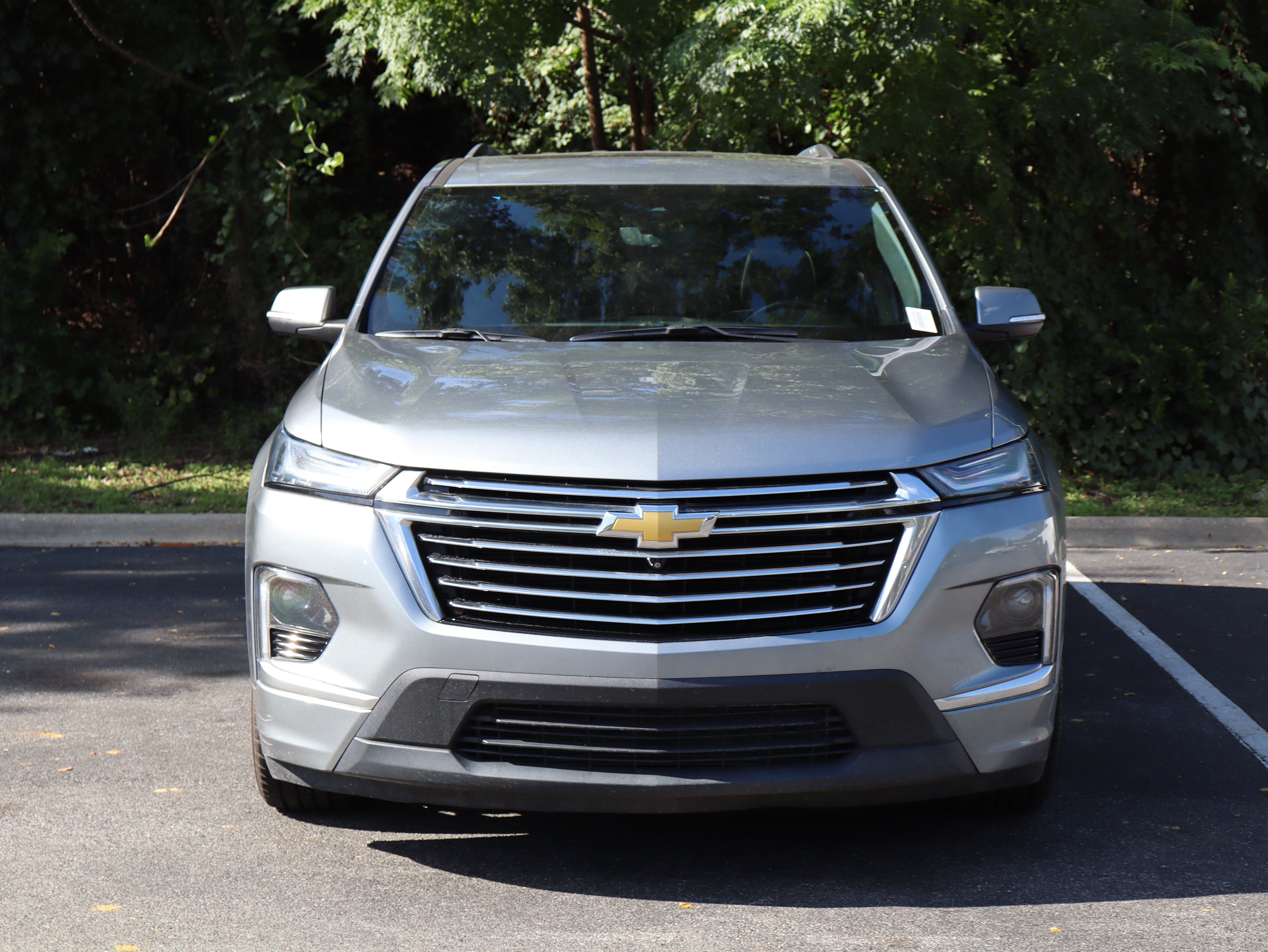 Used 2023 Chevrolet Traverse Premier FWD image 3