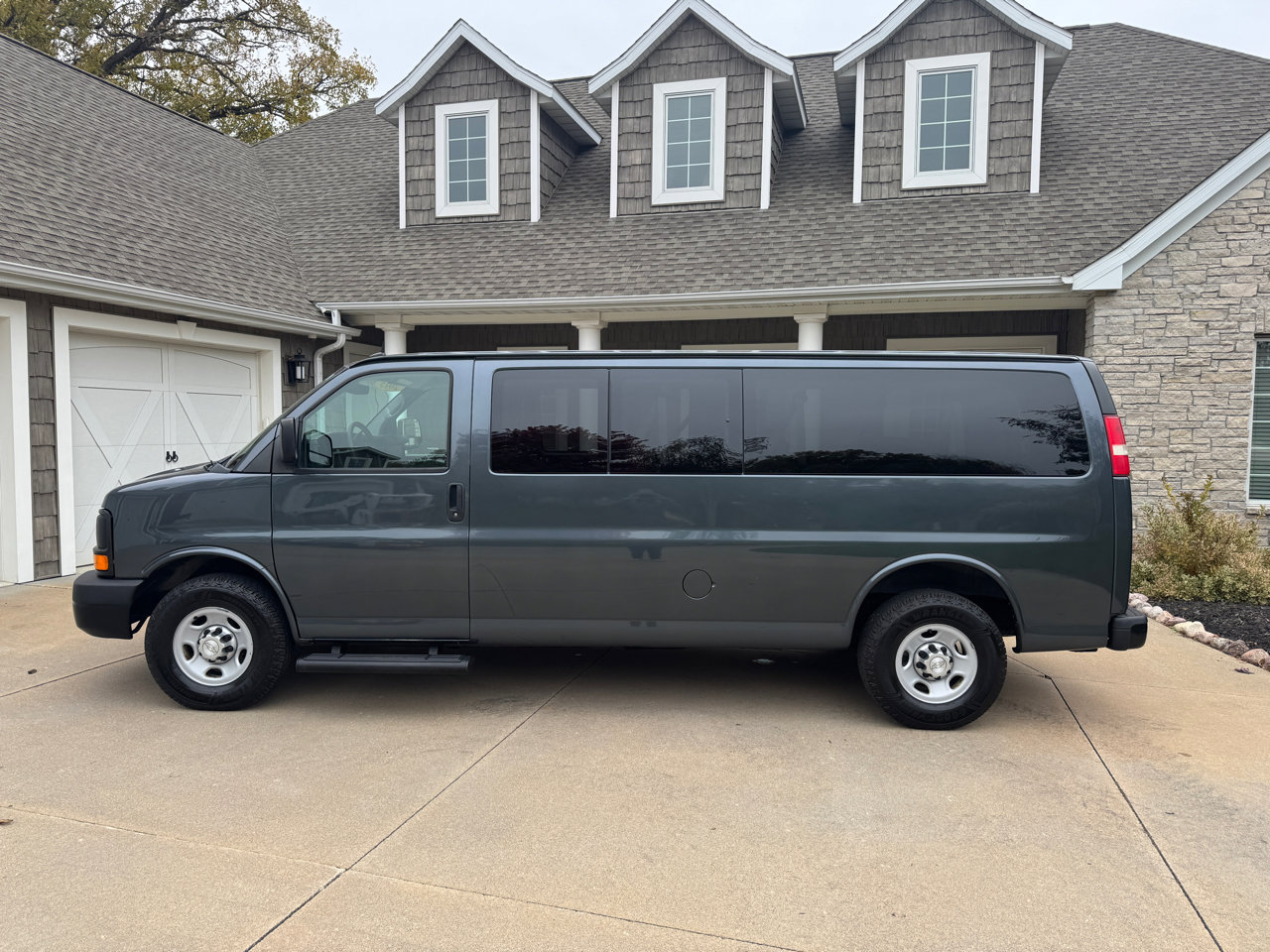 Used 2015 Chevrolet Express 3500 LS image 3