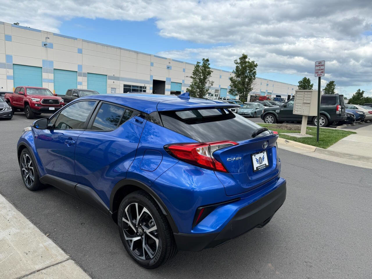 Used 2018 Toyota C-HR XLE image 8
