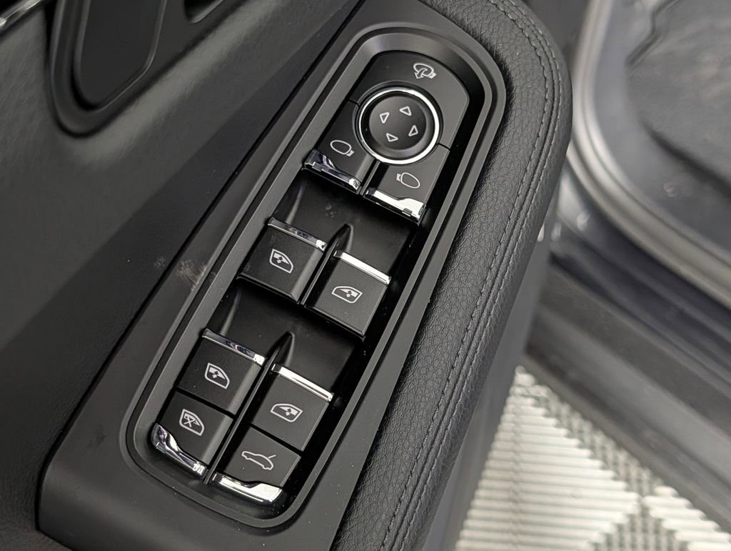 New 2026 Porsche Macan image 27