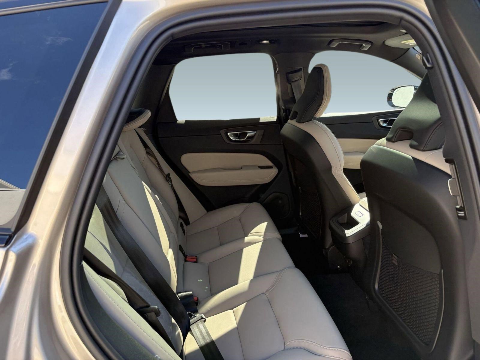 Used 2026 Volvo XC60 B5 Core w/ Climate Package image 27