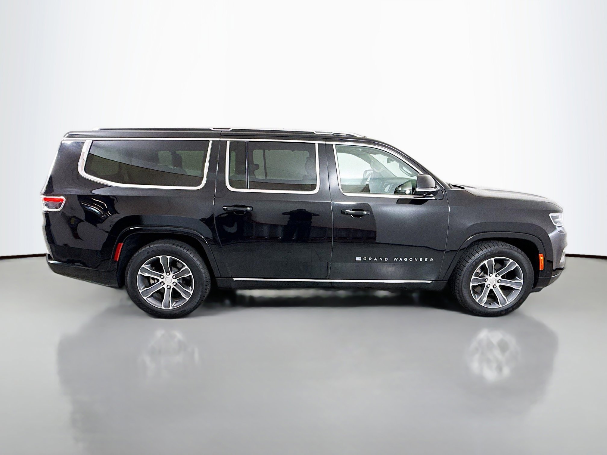 Used 2024 Jeep Grand Wagoneer L 4WD image 8