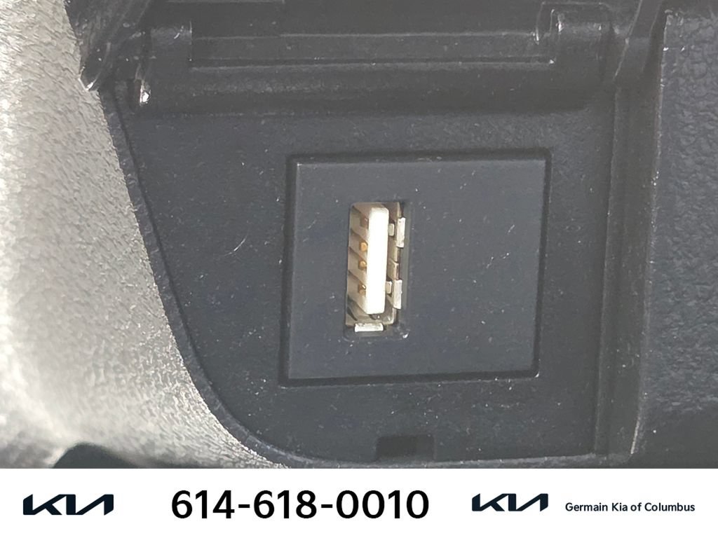 Used 2020 Toyota Camry LE FWD image 28