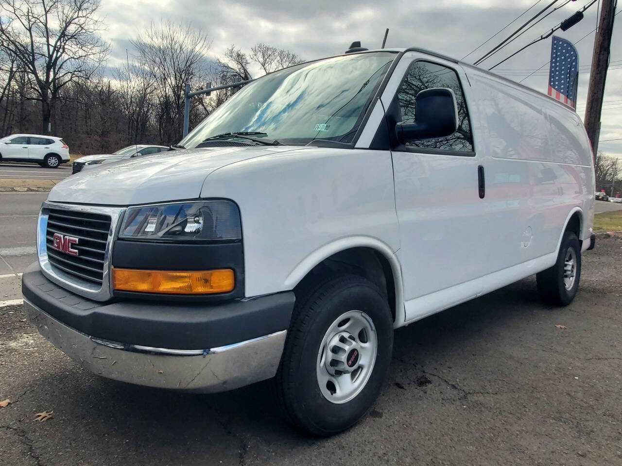 Used 2025 GMC Savana 2500 w/ Driver Convenience Package image 1