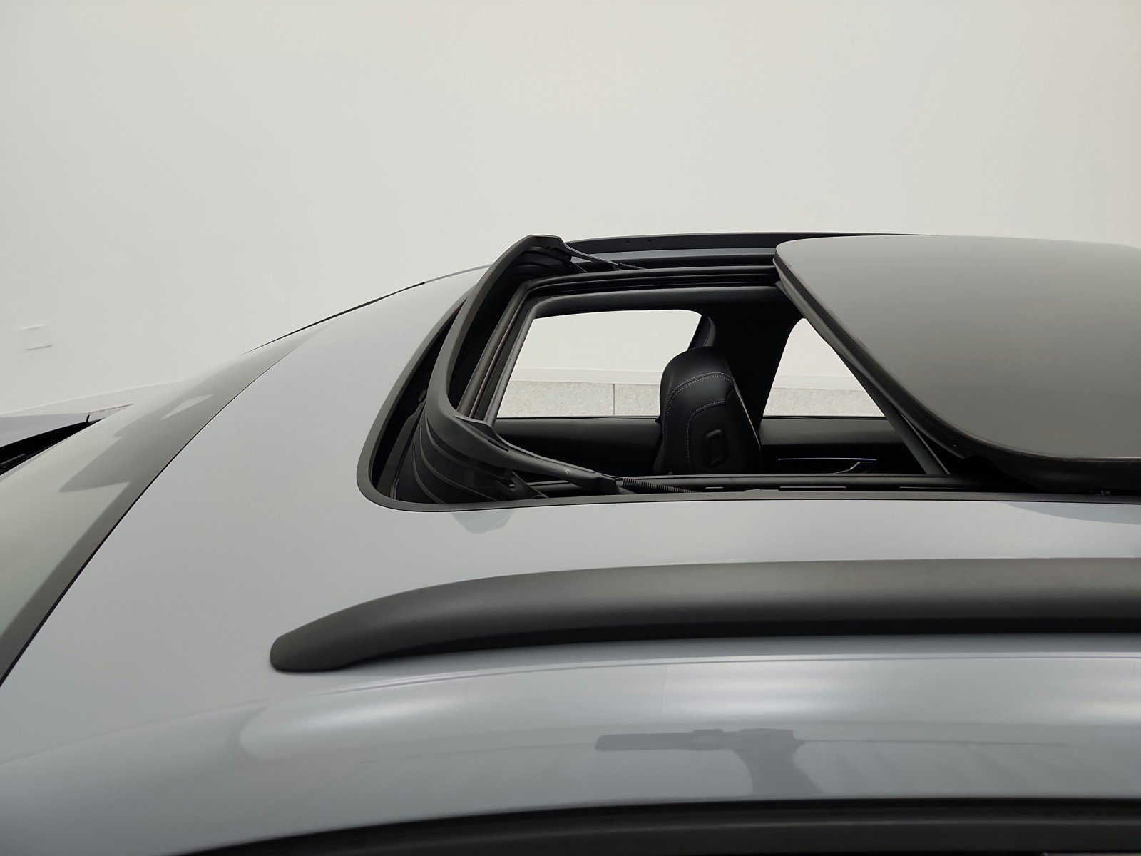 Used 2023 Audi Q4 e-tron Prestige w/ Black Optic Package AWD/4WD image 16