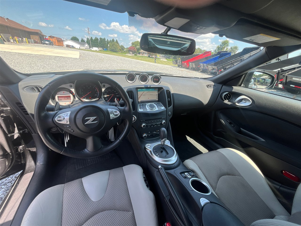 Used 2011 Nissan 370Z Touring w/ Sport Pkg image 19