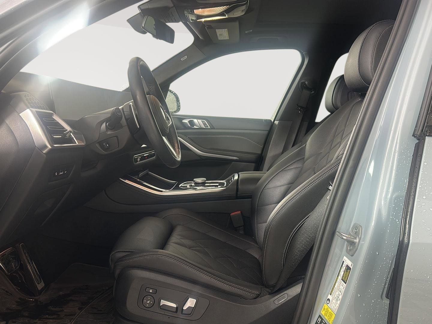 Used 2024 BMW X5 xDrive40i w/ M Sport Package image 5