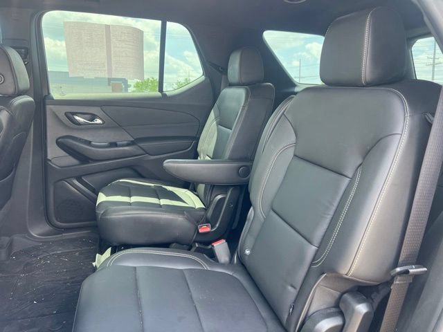 Used 2022 Chevrolet Traverse LT w/ Midnight/Sport Edition AWD/4WD image 18